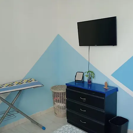 Cuarto En De La Candelaria-cerca A La Terminal De Transportes *