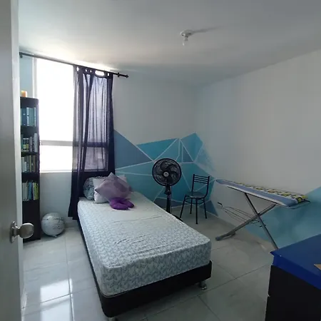 Cuarto En De La Candelaria-cerca A La Terminal De Transportes Habitación en casa particular
